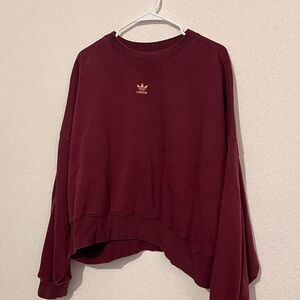 Cropped Adidas sweatshirt